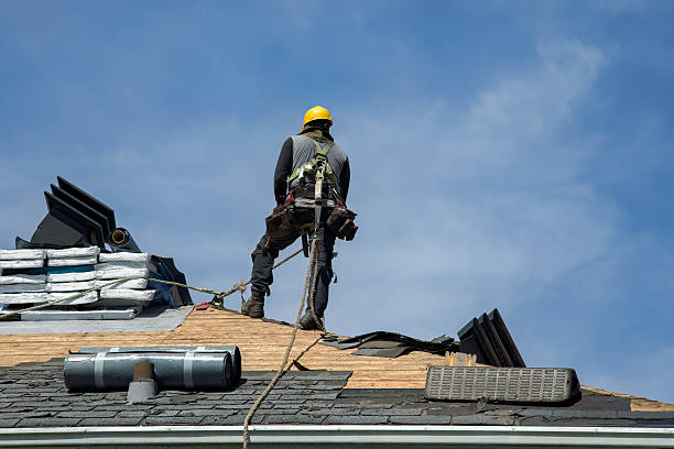 Professional Gutter Installation technician working in Lynd, MN